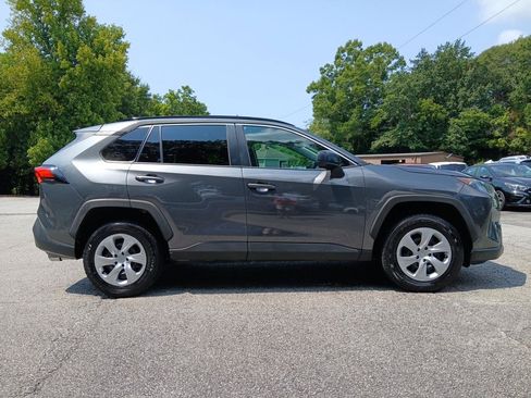 Used 2021 Toyota RAV4 LE FWD image 5