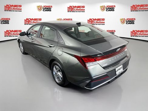 Certified 2024 Hyundai Elantra SE FWD image 2