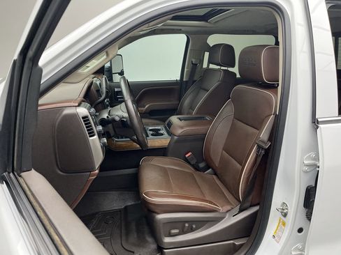Used 2016 Chevrolet Silverado 2500 High Country w/ Duramax Plus Package image 10