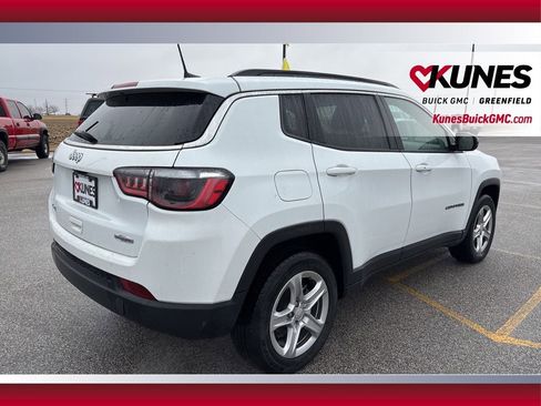Used 2023 Jeep Compass Latitude AWD/4WD image 10