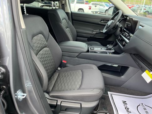 New 2026 Nissan Pathfinder SV AWD/4WD image 3