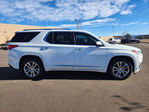 Used 2020 Chevrolet Traverse High Country image 3