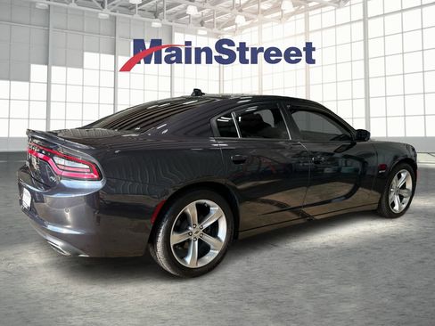 Used 2018 Dodge Charger R/T RWD image 5