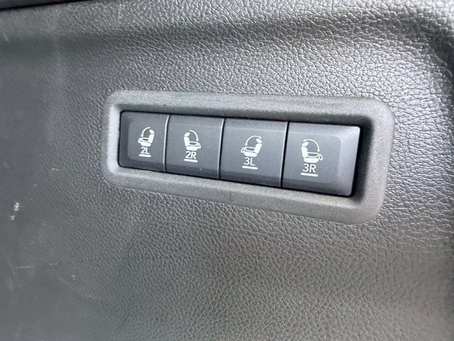 Used 2025 Jeep Wagoneer L Series III AWD/4WD image 24