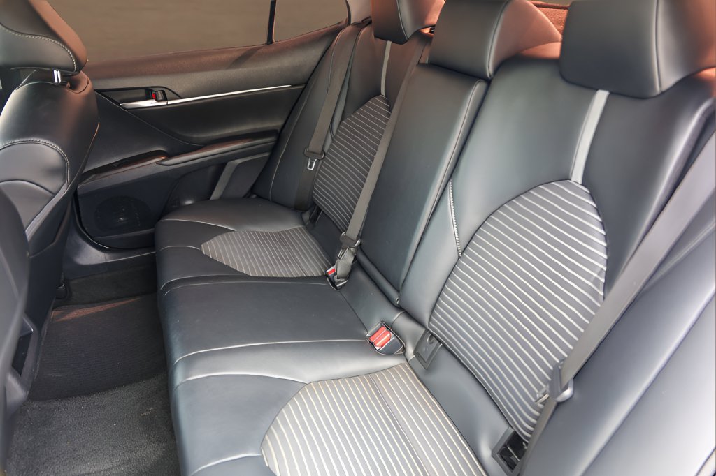 Used 2021 Toyota Camry SE FWD image 23