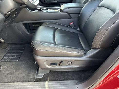 Used 2023 Nissan Pathfinder SL image 11