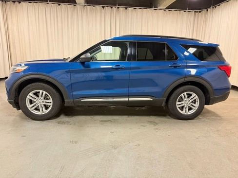 Used 2022 Ford Explorer XLT w/ Equipment Group 202A AWD/4WD image 10
