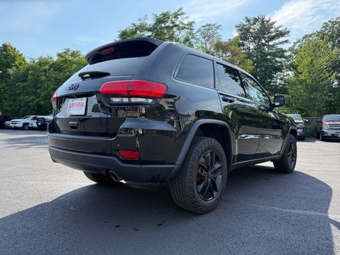 Used 2019 Jeep Grand Cherokee Limited AWD/4WD image 16
