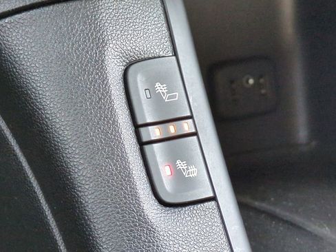 Used 2019 GMC Acadia SLE w/ LPO, Floor Liner Package image 34