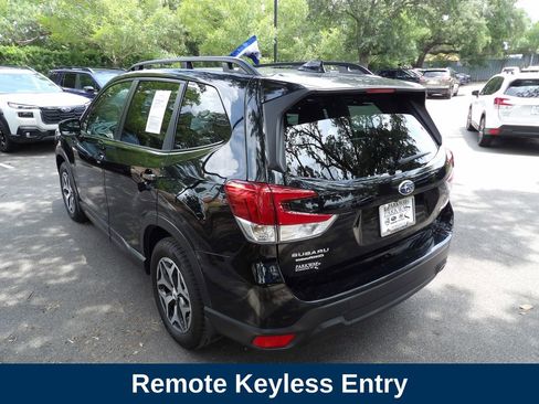 Used 2023 Subaru Forester Premium AWD/4WD image 9