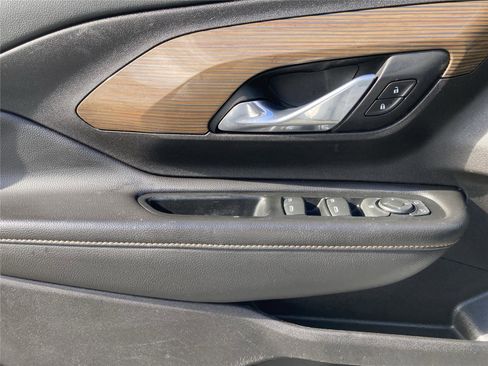 Used 2018 GMC Terrain SLE image 27