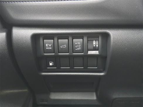 New 2025 Subaru Forester Limited image 17