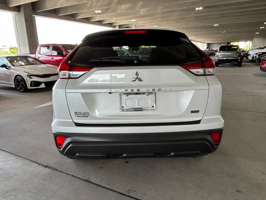 Used 2023 Mitsubishi Eclipse Cross LE AWD/4WD image 4