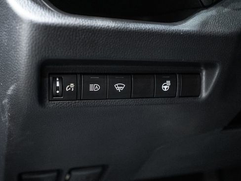 Used 2020 Toyota RAV4 XLE image 17