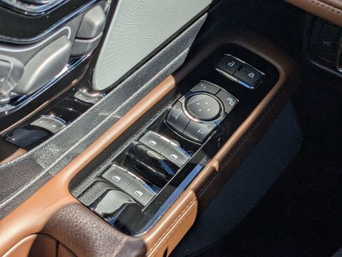 Used 2023 Lincoln Aviator Reserve w/ Equipment Group 201A image 23