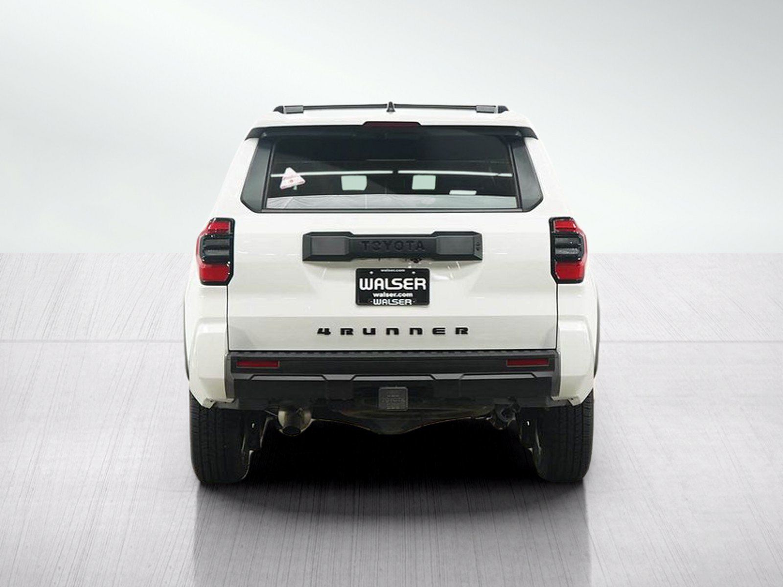 Used 2025 Toyota 4Runner SR5 AWD/4WD image 4