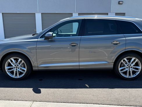 Used 2018 Audi Q7 3.0T Prestige w/ Prestige Package AWD/4WD image 2