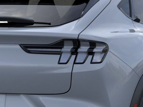 New 2026 Ford Mustang Mach-E Select RWD image 21