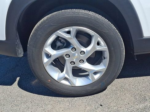 Certified 2024 Chevrolet Trax LS w/ LS Convenience Package FWD image 34