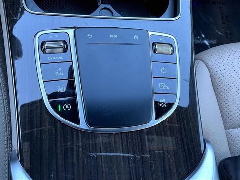 Used 2021 Mercedes-Benz GLC 300 4MATIC w/ Premium Package image 33