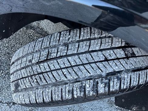 Used 2017 Buick Envision Essence image 35