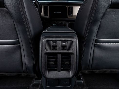 Used 2026 Ford Bronco Outer Banks AWD/4WD image 32