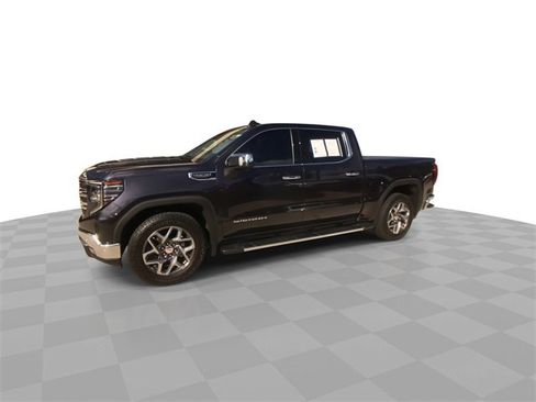 Certified 2022 GMC Sierra 1500 SLT w/ SLT Premium Plus Package image 7