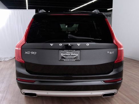 Used 2018 Volvo XC90 T6 Momentum w/ Convenience Package image 4