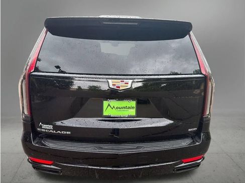 Used 2023 Cadillac Escalade ESV Sport AWD/4WD image 4