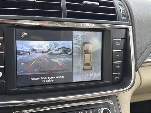 Used 2017 Lincoln Continental Reserve w/ Luxury Package image 41