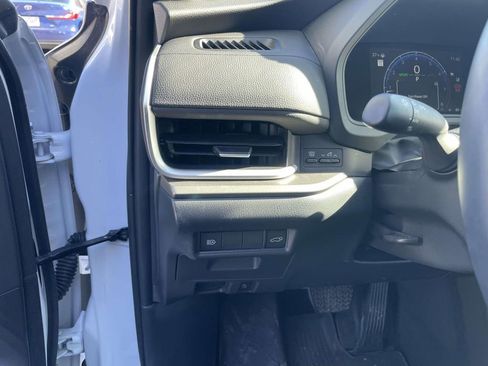 Used 2024 Toyota Grand Highlander XLE image 32