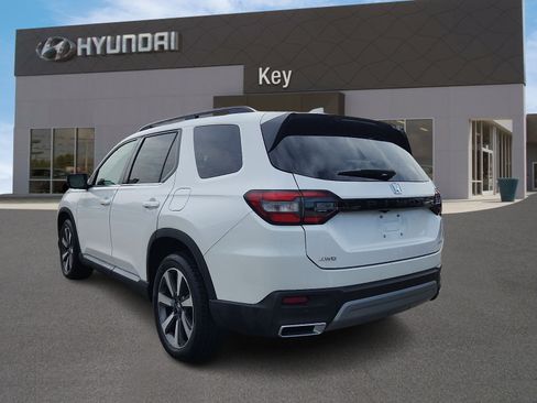 Used 2023 Honda Pilot Elite image 5