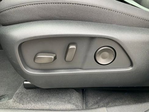 New 2026 Chevrolet Equinox LT w/ Convenience Package II image 3