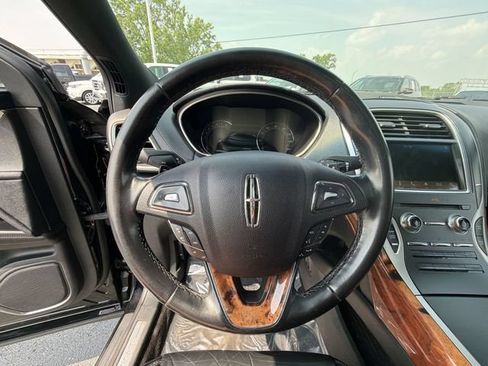Used 2018 Lincoln MKX Select w/ Select Plus Package AWD/4WD image 27