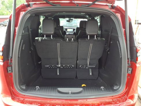 New 2027 Chrysler Pacifica Select w/ Family Tech Group FWD image 9