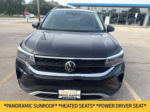 Used 2024 Volkswagen Taos SE AWD/4WD image 2