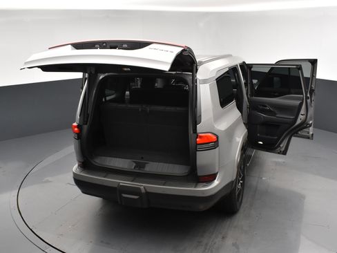 Used 2024 Lexus GX 550 image 28