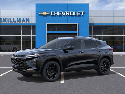 New 2026 Chevrolet Trax ACTIV w/ Sunroof Package FWD image 2