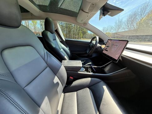 Used 2020 Tesla Model 3 image 21