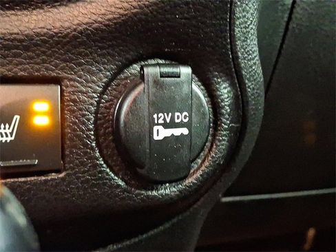 Used 2016 Jeep Wrangler Unlimited Sahara image 24