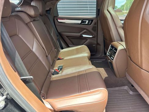 Certified 2023 Porsche Cayenne Turbo S AWD/4WD image 14