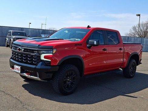 Used 2022 Chevrolet Silverado 1500 ZR2 w/ Technology Package AWD/4WD image 3