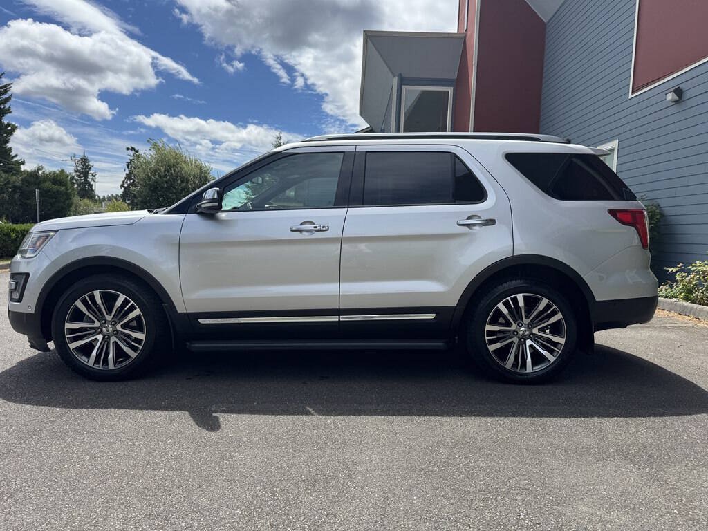Used 2017 Ford Explorer Platinum AWD/4WD image 5
