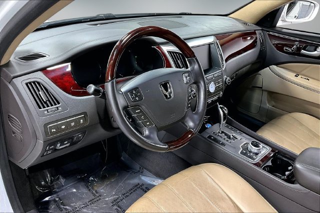 Used 2012 Hyundai Equus Signature RWD image 18