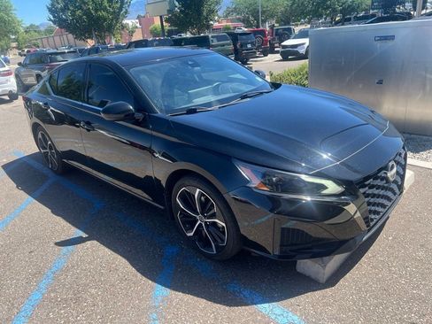 Used 2024 Nissan Altima 2.5 SR w/ SR Premium Package FWD image 1