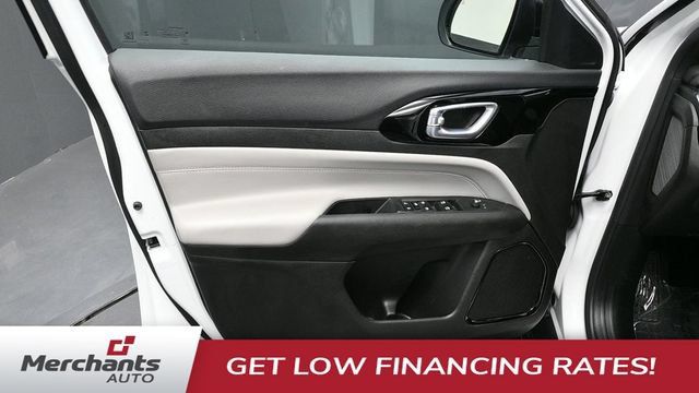 Used 2025 Jeep Compass Limited AWD/4WD image 17