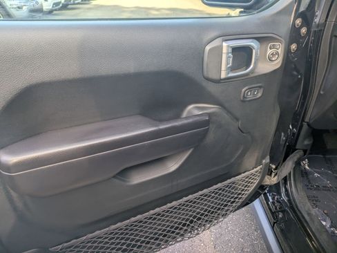 Used 2020 Jeep Wrangler Unlimited Rubicon image 16