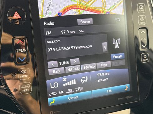 Used 2018 Toyota Prius Prime Premium w/ Preferred Accessory Package FWD image 19