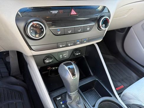 Used 2020 Hyundai Tucson SE w/ Cargo Package AWD/4WD image 9