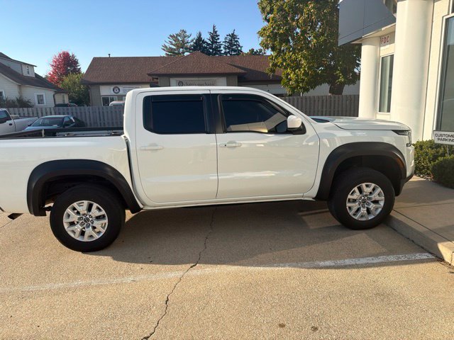 Used 2022 Nissan Frontier SV AWD/4WD image 2